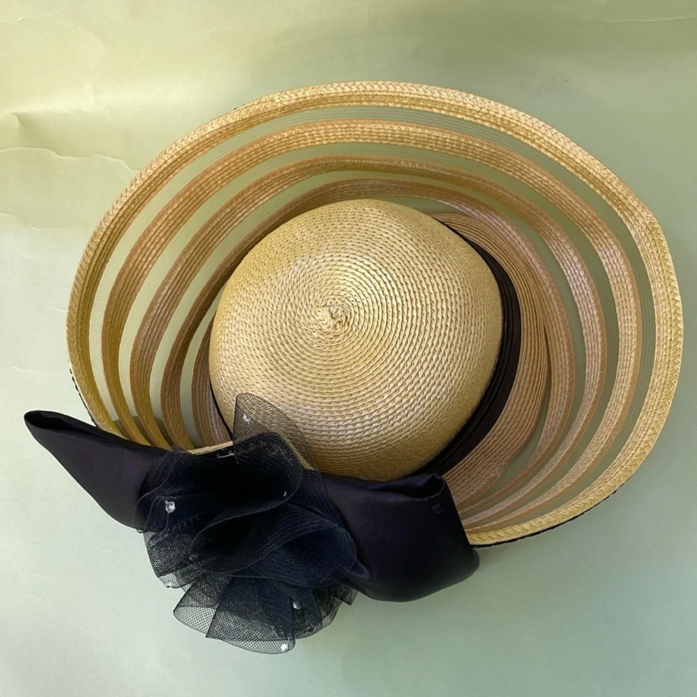 Vintage hat with big black bow - Picture 8 of 11